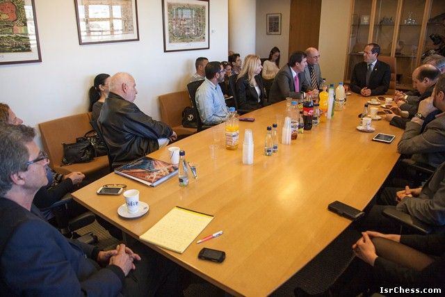 Президент ЕШС Сильвио Данаилов в кабинете главы муниципалитета Иерусалима Нира Барката